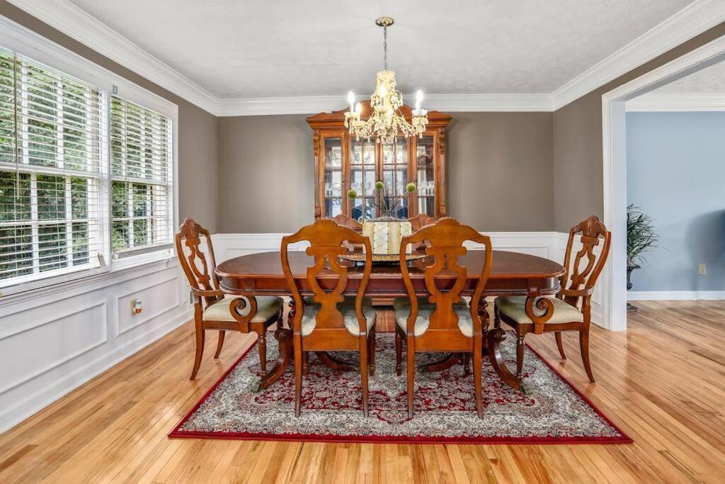 Lovely 5Bed, 3-Fullbath ! 5Min To Free Way I-85 Lawrenceville Εξωτερικό φωτογραφία